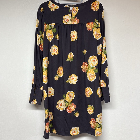 Loft Dress - Picture 4 of 5